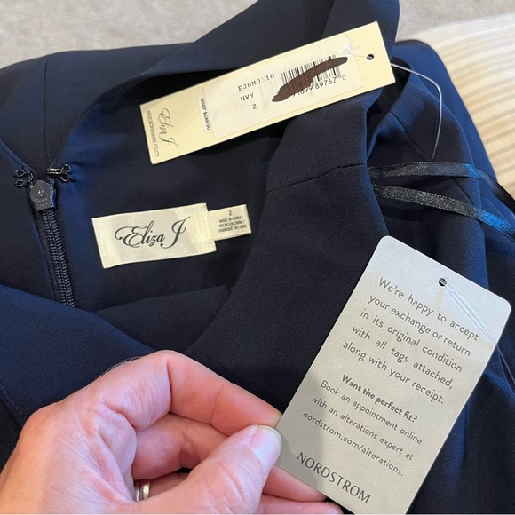 Eliza J Ruffle Front Gown - Picture 8 of 8